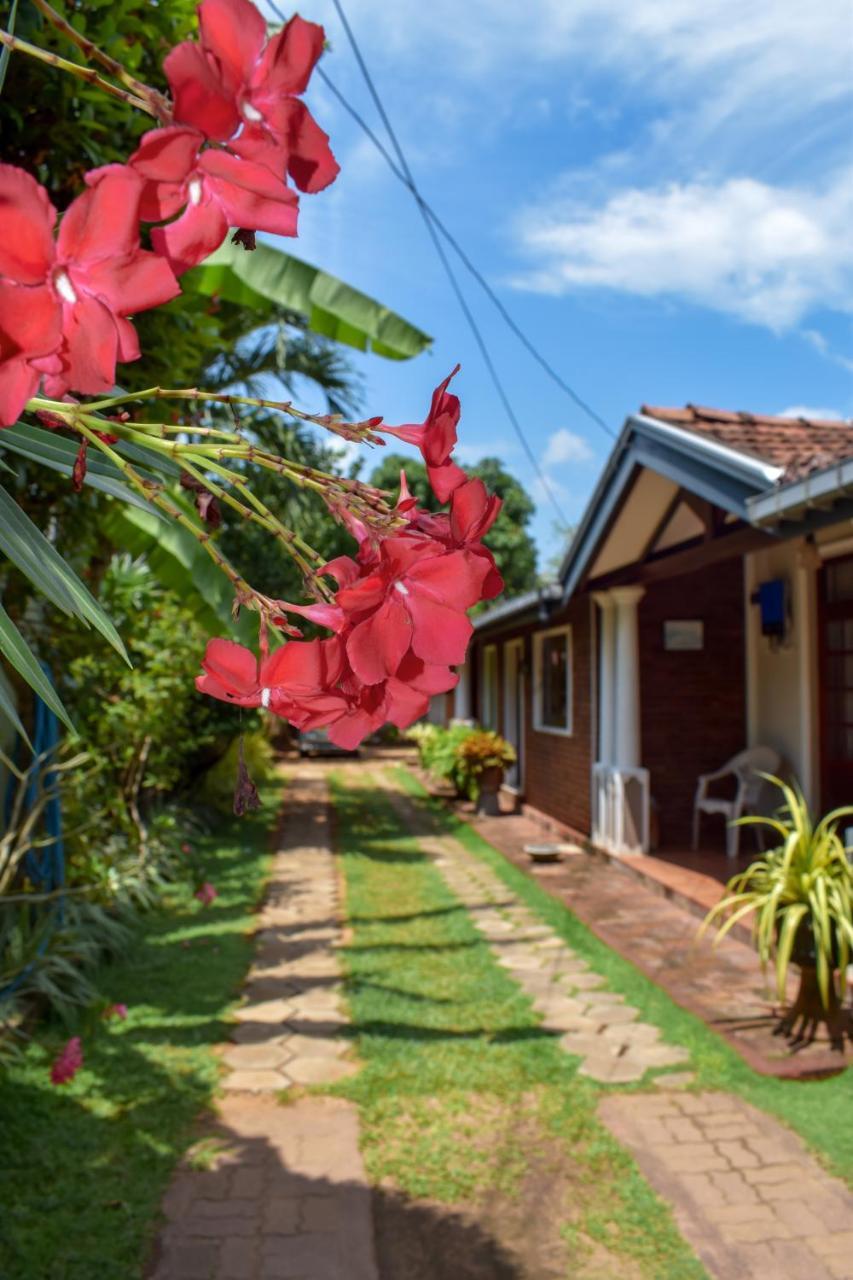 Agasthi Airport Close Bed & Breakfast Katunayake Exterior photo