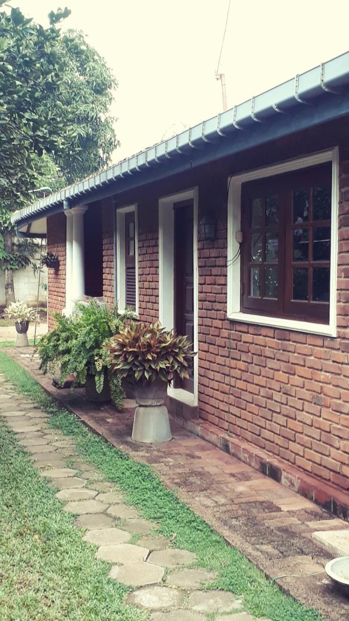 Agasthi Airport Close Katunayake Exterior photo
